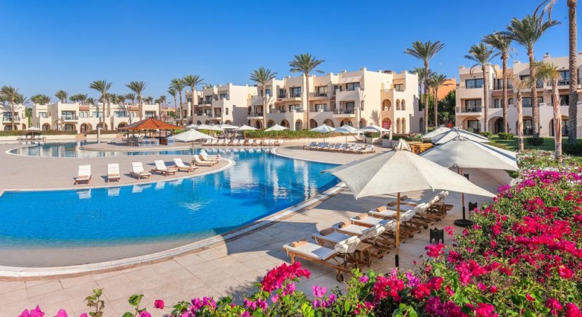 Cleopatra_Luxury_Sharm_El_Sheikh_piscina_2.jpg-tSa-825X450