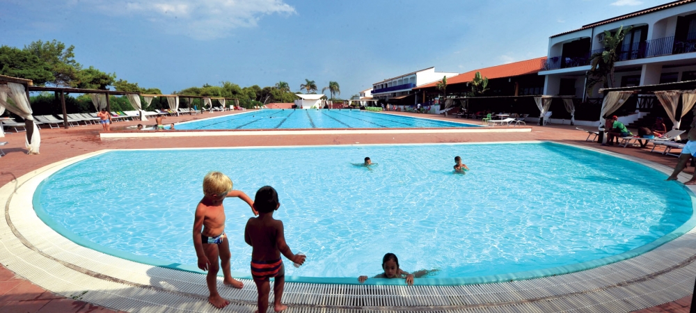 Hotel Club Santa Sabina piscina baby