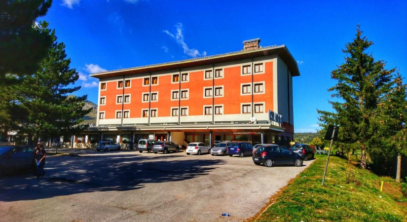 Hotel_Holidays_Abruzzo_Roccaraso_struttura_3-tSa-825X450